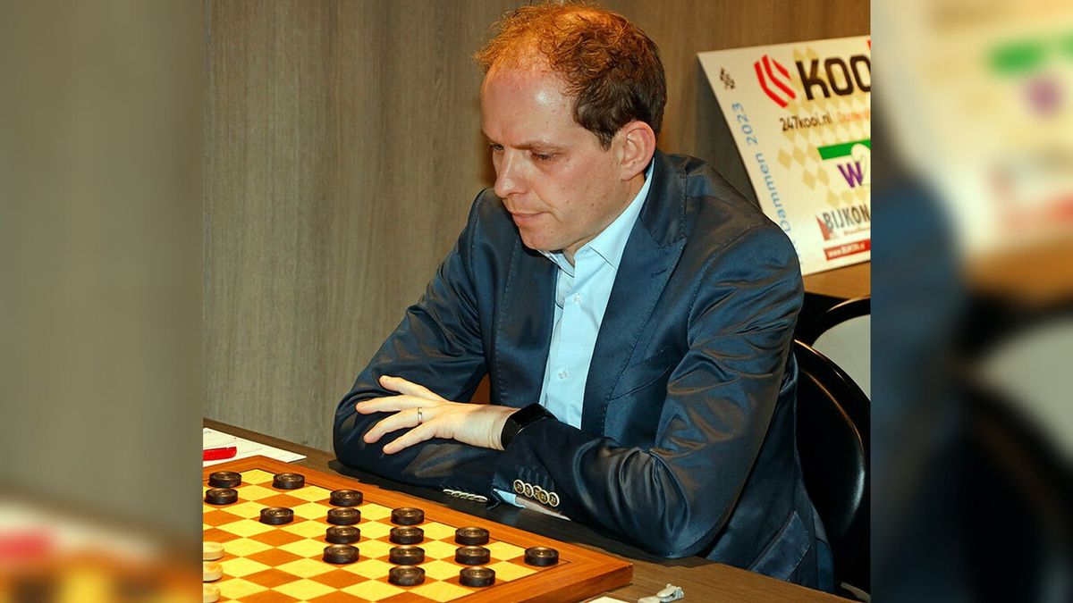 Ben uit Aagtekerke doet al dagen mee aan het NK dammen: 'Het is puur kunst'