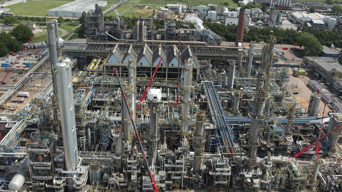 Vakbonden verrast en ongerust over verkoop Sabic: 'We wisten van niets'