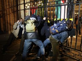 Politie maakt einde aan pro-Palestijns protest tegen Universiteit Utrecht, zo'n 50 demonstranten opgepakt