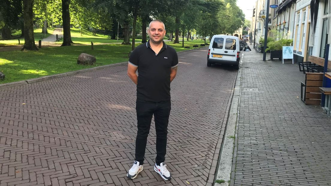 Kris Besselse van café De Potdeksel.