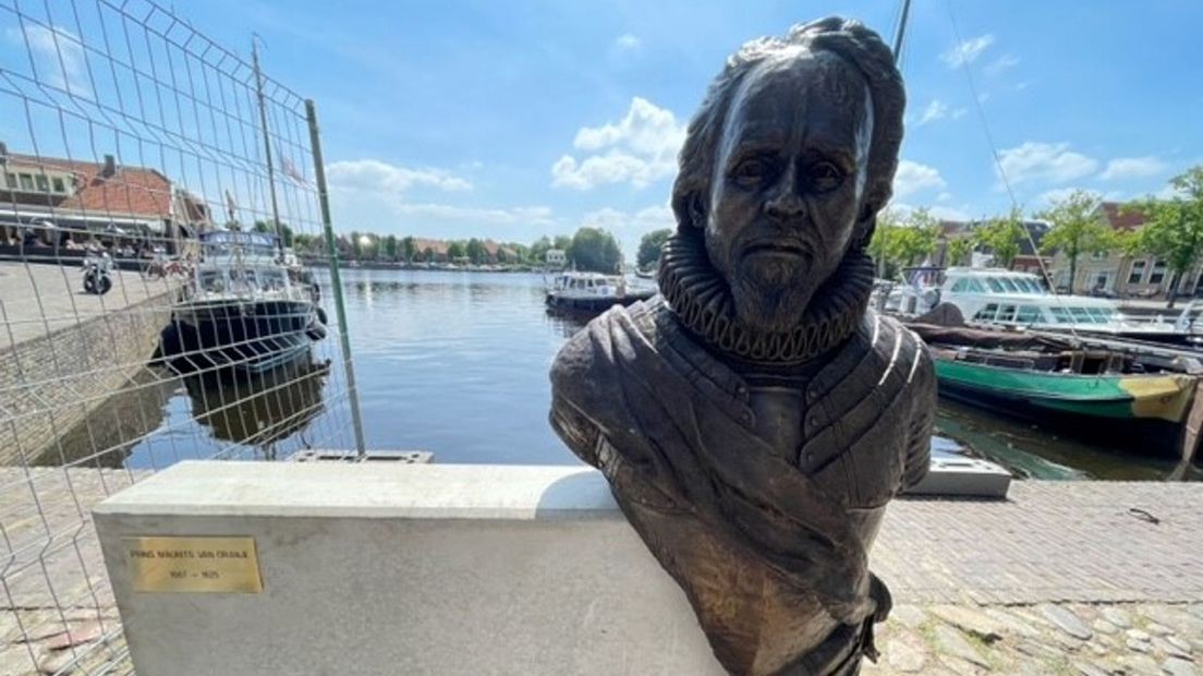 Bronzen borstbeeld van Prins Maurits van Oranje