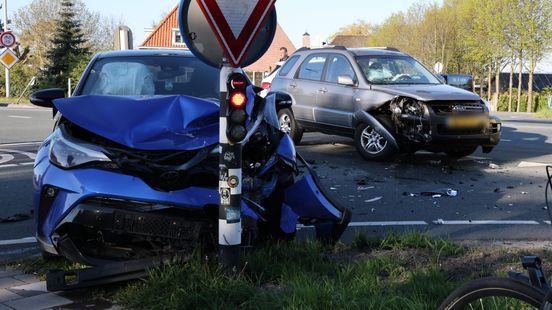 Autotoeter gaat drie kwartier af na botsing Home