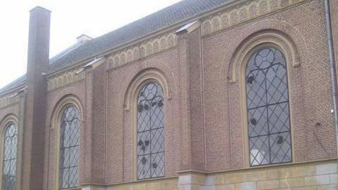 Ruiten kerk in Heino vernield