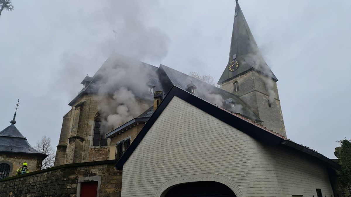 Eeuwenoud altaar van kerk Noorbeek gaat in rook op