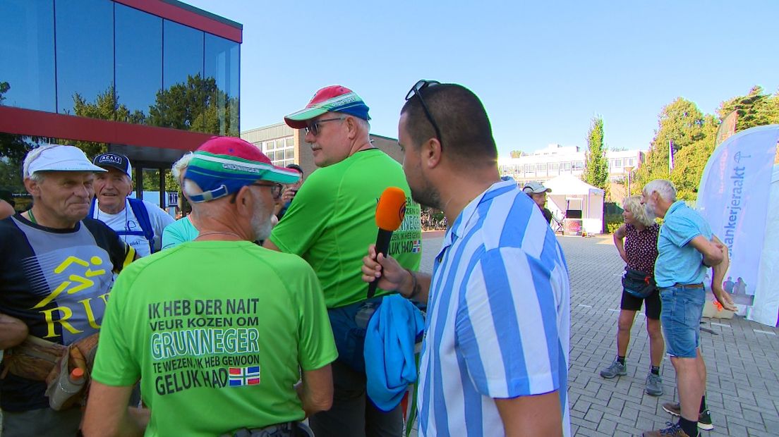 De deelnemers aan de wandeltocht van de RUN