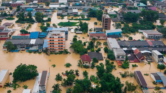 Ricardo uit Haelen verliest alles bij watersnood Thailand: 'Maar we leven nog' Nieuws