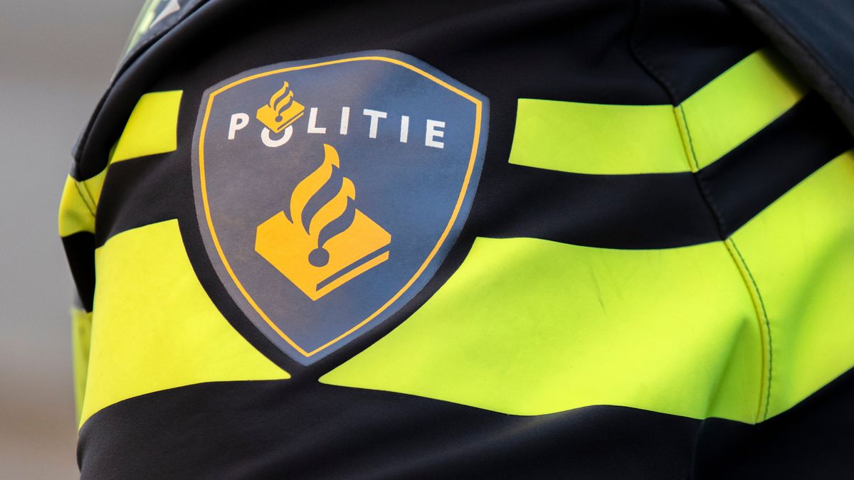 Illegale prostitutie in woning aan Archipelweg in Leeuwarden, ook vuurwapen aangetroffen