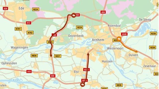 Uur file op A50 na ongeluk met meerdere autos.