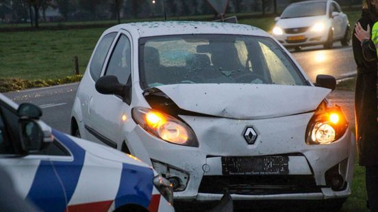 Dodelijk ongeluk op snelweg • schade bij kop-staartbotsing. Dodelijk ongeluk op snelweg • schade bij kop-staartbotsing.