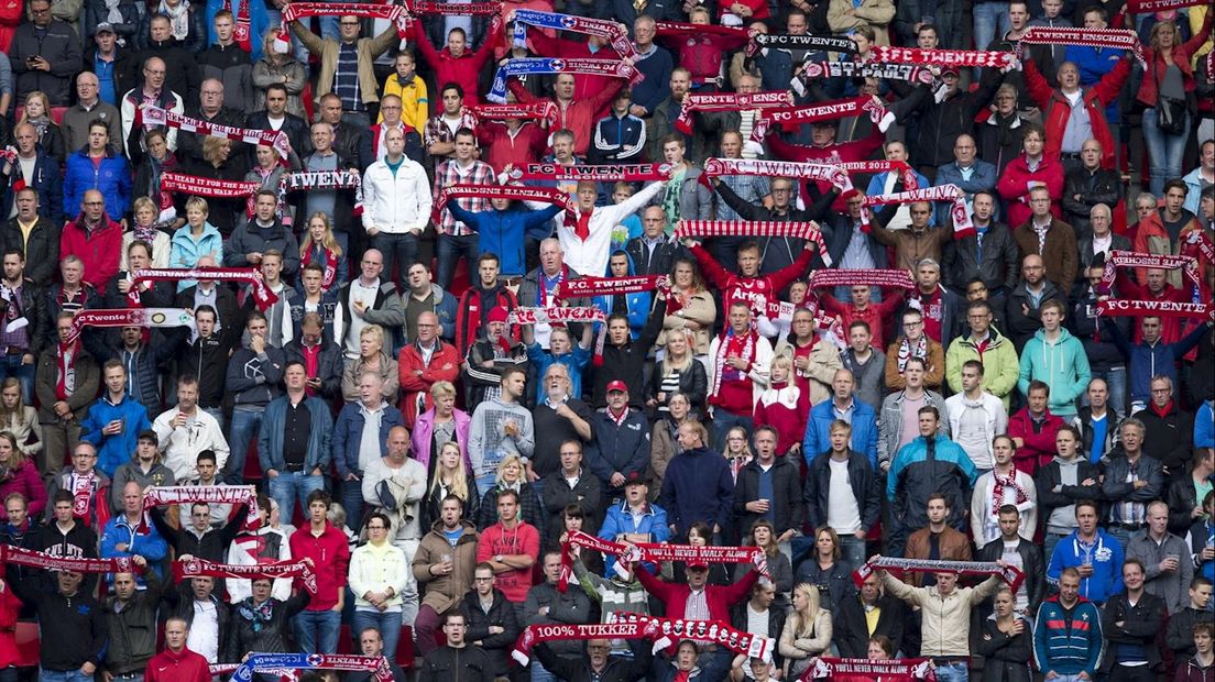 Supporters FC Twente doen oproep tot meer passie in Grolsch Veste