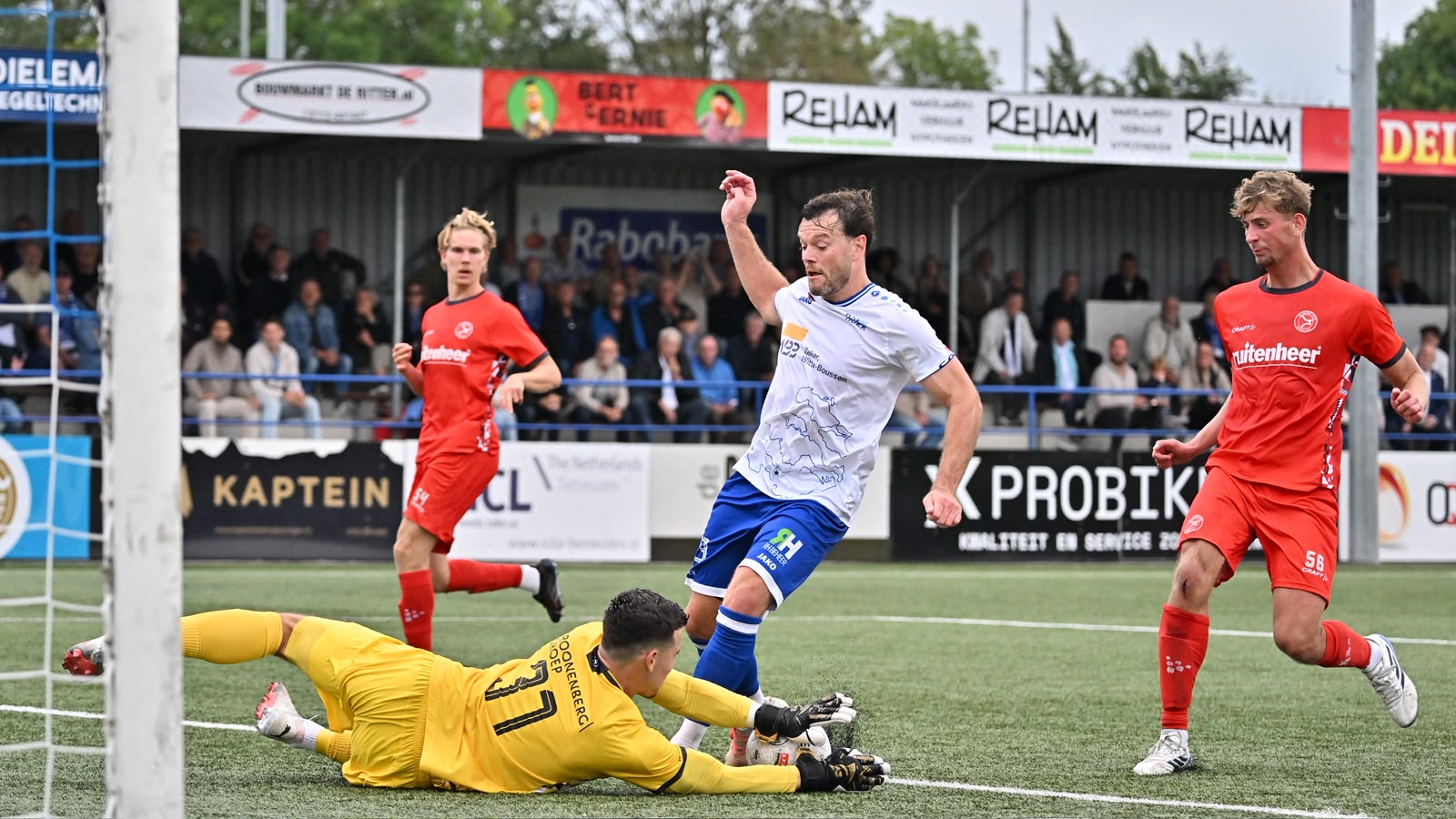 Hoek krijgt in blessuretijd toch nog deksel op de neus; weer geen overwinning voor tweededivisionist