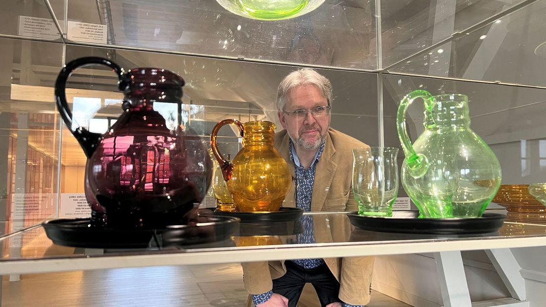 Directeur Geurtz in het Nationaal Glasmuseum