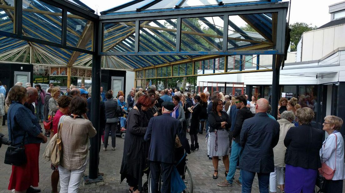 Mensen verzamelen zich bij de opening van het stadspark (Rechten: Arie Meijer / RTV Drenthe)