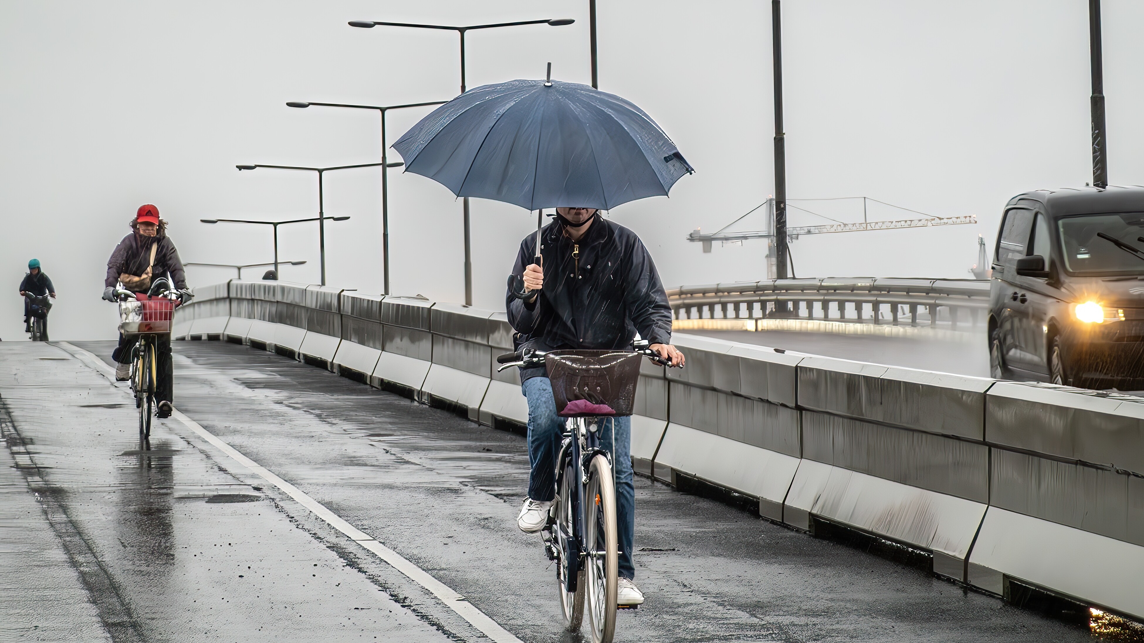 Harde wind en pittige buien op komst: "Losse spullen maar even goed vastzetten"
