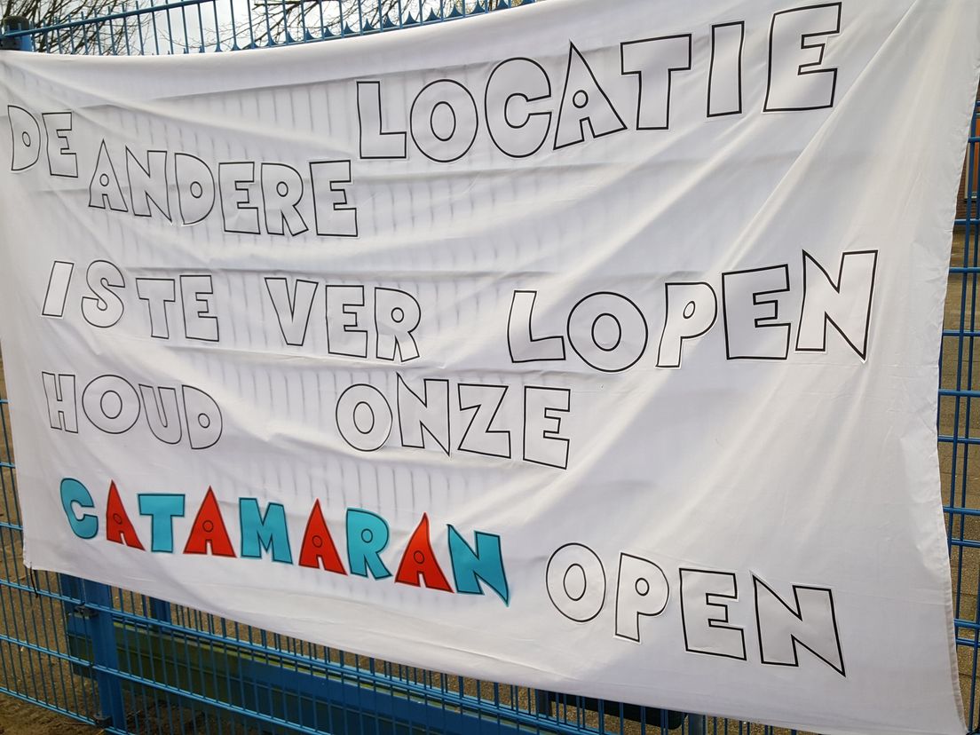 Ouders demonstreerden tegen de sluiting van De Catamaran