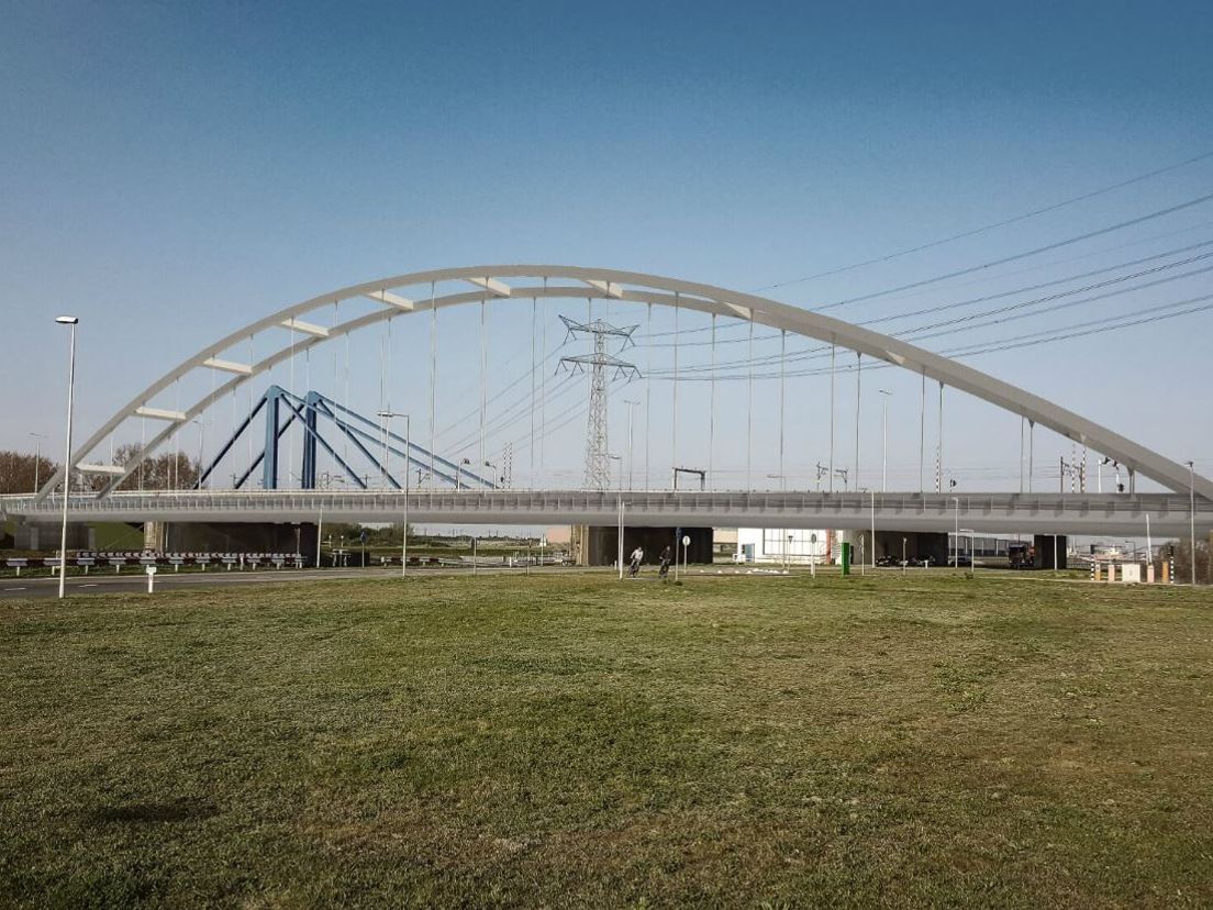 Artist impression van de nieuwe tijdelijke brug. Bron: Rijkswaterstaat