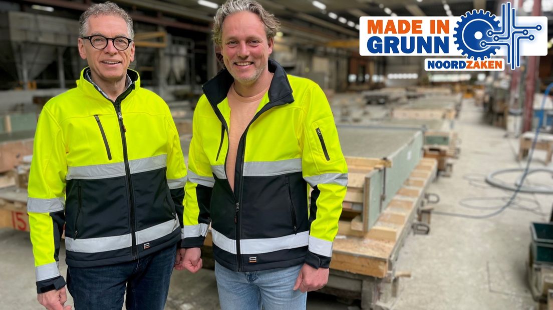 Aeilco Holtkamp en Henri Feijen in de fabriek
