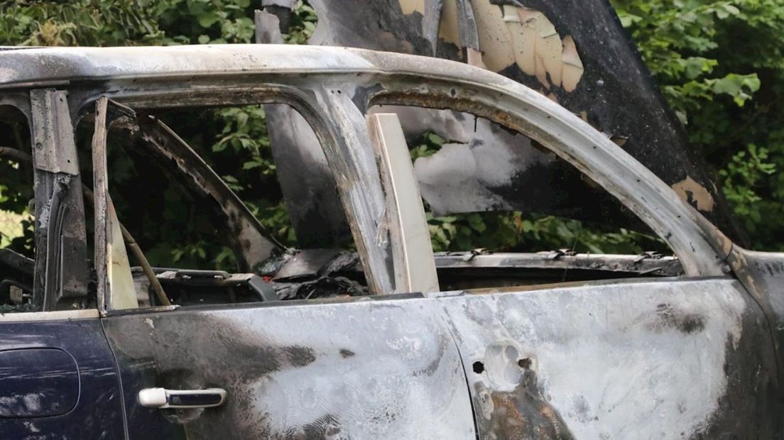 Porsche Cayenne in brand gevlogen in Haaksbergen