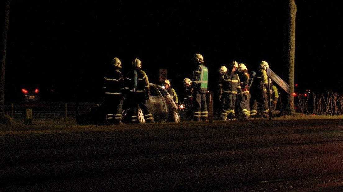 Auto in brand gevlogen bij ongeluk Raalte