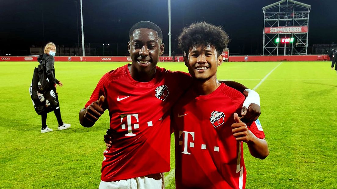 Imanuel Bonsu en Bagis Kahfi maakten vanavond hun debuut in de Keuken Kampioen Divisie.