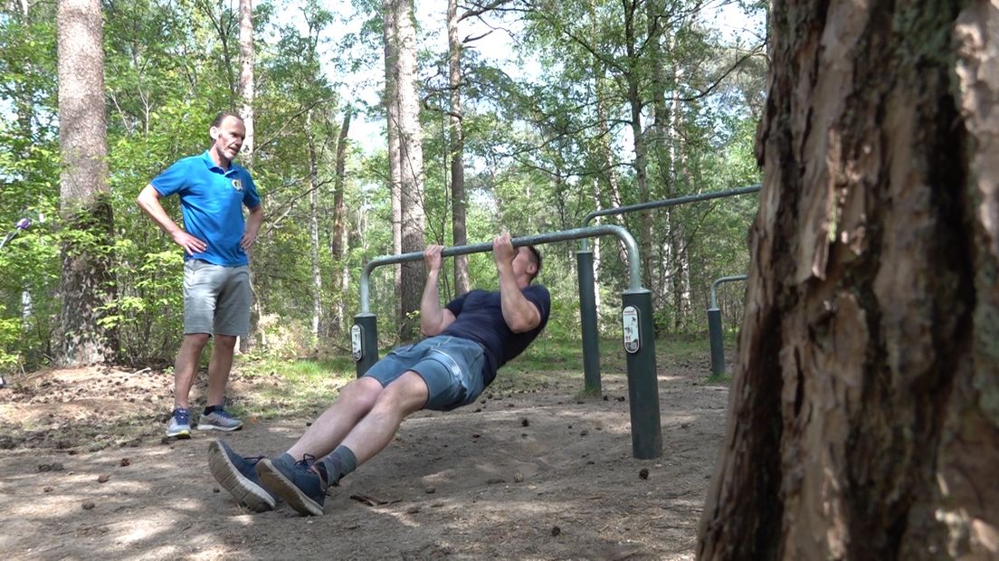 Sportcoach loopt virtueel met een kwetsbare doelgroep naar Parijs.