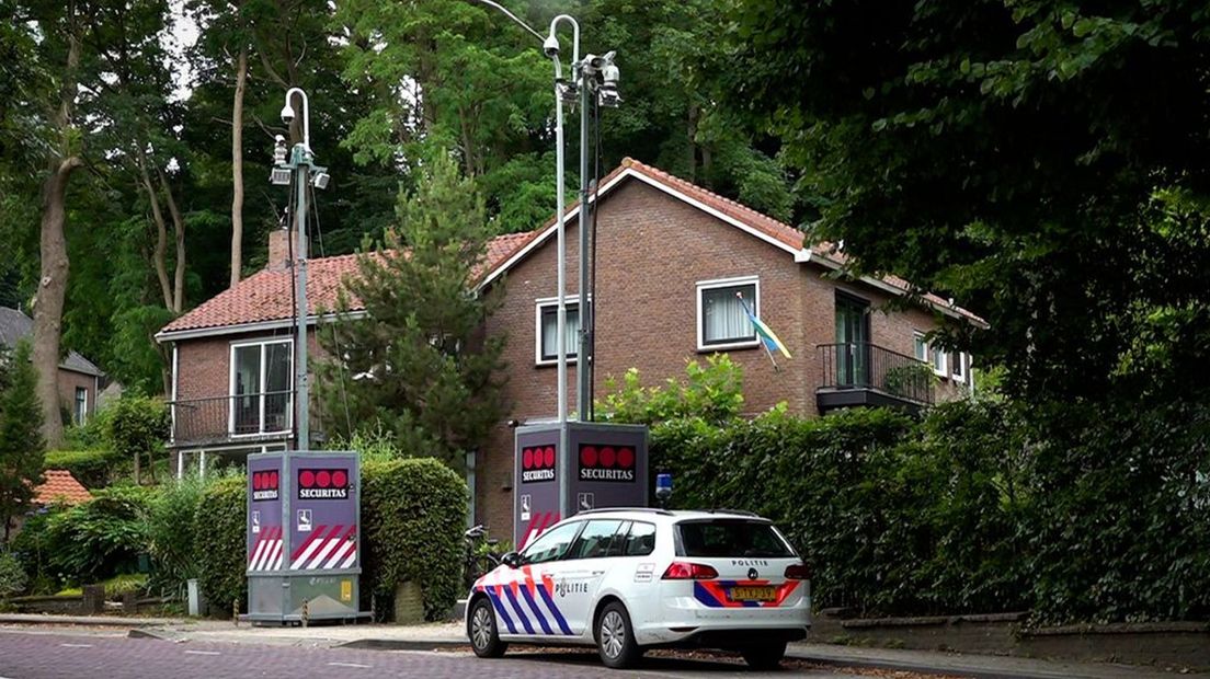 Bij de woning van Rob Jetten zijn beveiligingscamera's geplaatst.