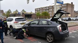 112-nieuws: Automobilisten gaan met elkaar op de vuist na botsing op rotonde in Winsum