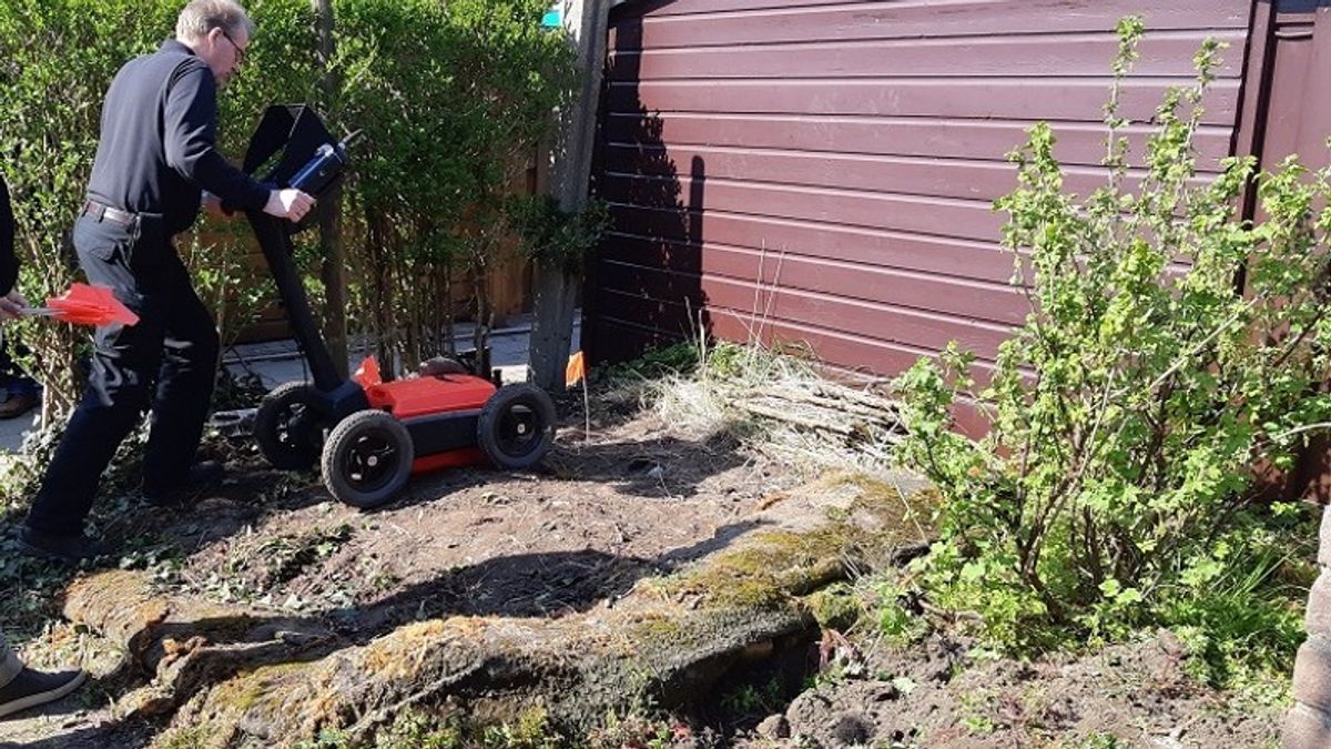 Politie zoekt vermiste vrouw in achtertuin Bruinisse