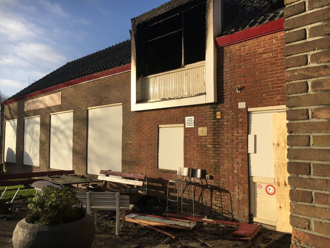 Schade bij het uitgebrand buurthuis in Wielewaal