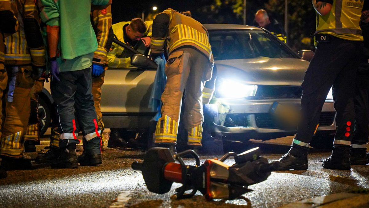 112 Nieuws: Gasalarm bij tankstation Deventer | Beknelling bij ongeluk in Zwolle