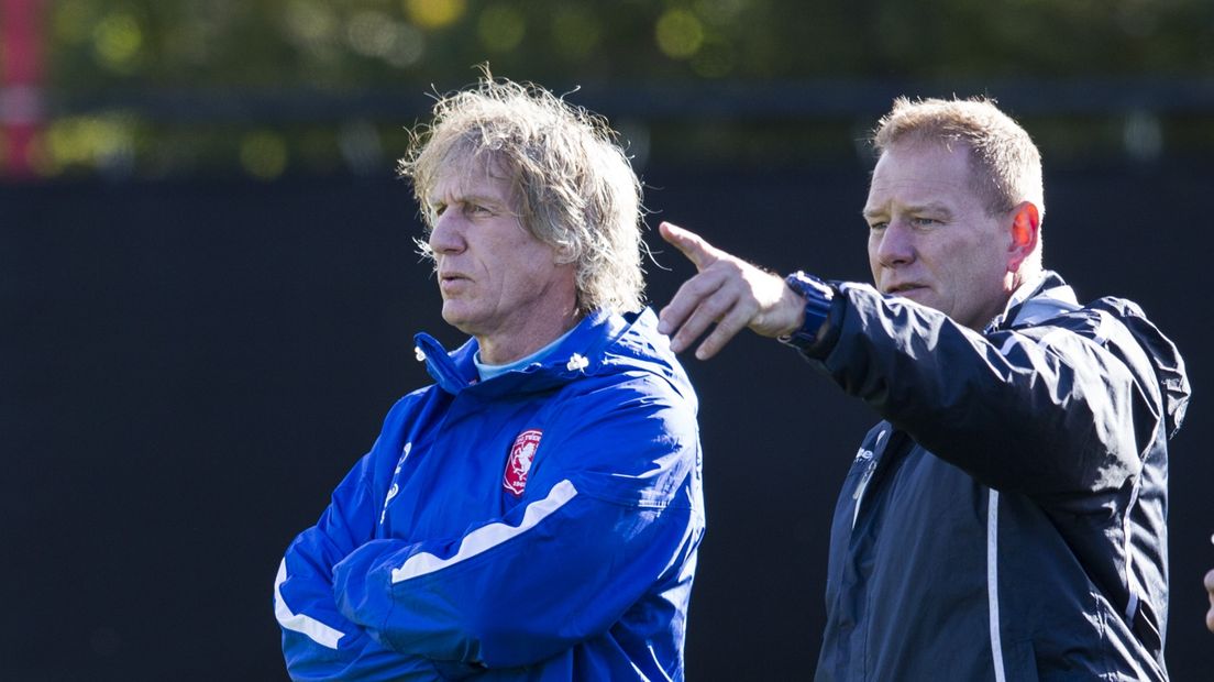 Jan de Jonge (rechts) en Verbeek weg bij FC Twente (Rechten: ANP/Vincent Jannink)
