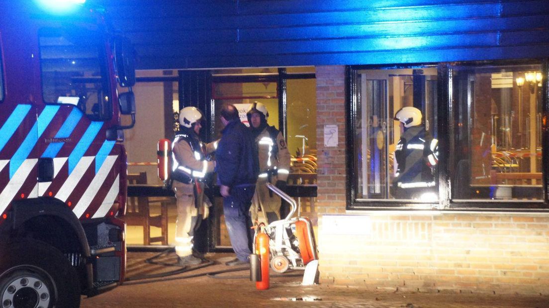 In verpleeghuis Veltman moesten bewoners naar andere ruimtes worden gebracht vanwege de rook (Rechten: Van Oost Media)