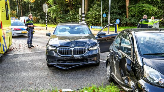 Gewonde bij botsing in Emmen. Gewonde bij botsing in Emmen.