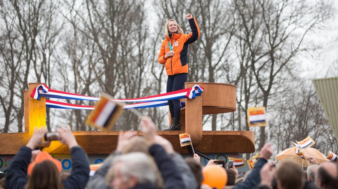 Huldiging Carlijn Achtereekte