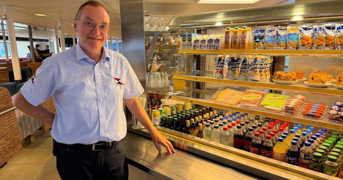 'Koffieman' Reinder stopt na 46 jaar op de boot naar Schiermonnikoog