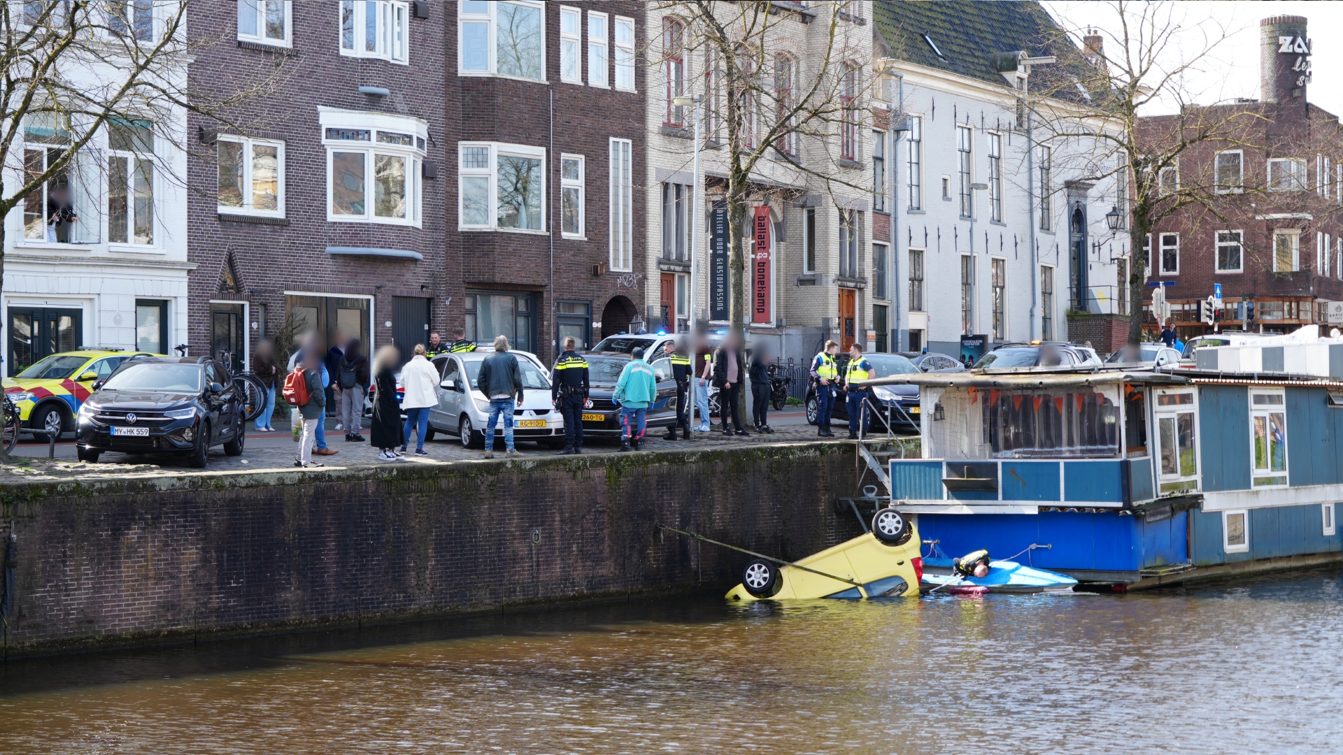 112-nieuws: Auto te water in Stad • Katten omgekomen bij brand Muntendam