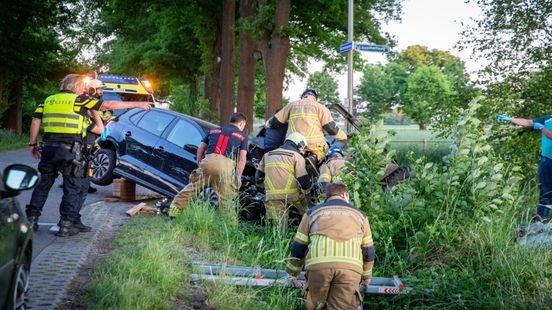 Ernstig ongeval in Markelo: drie gewonden. Ernstig ongeval in Markelo: drie gewonden.