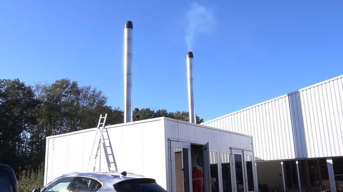 De - toen nog rokende - biomassa-installatie in Winschoten