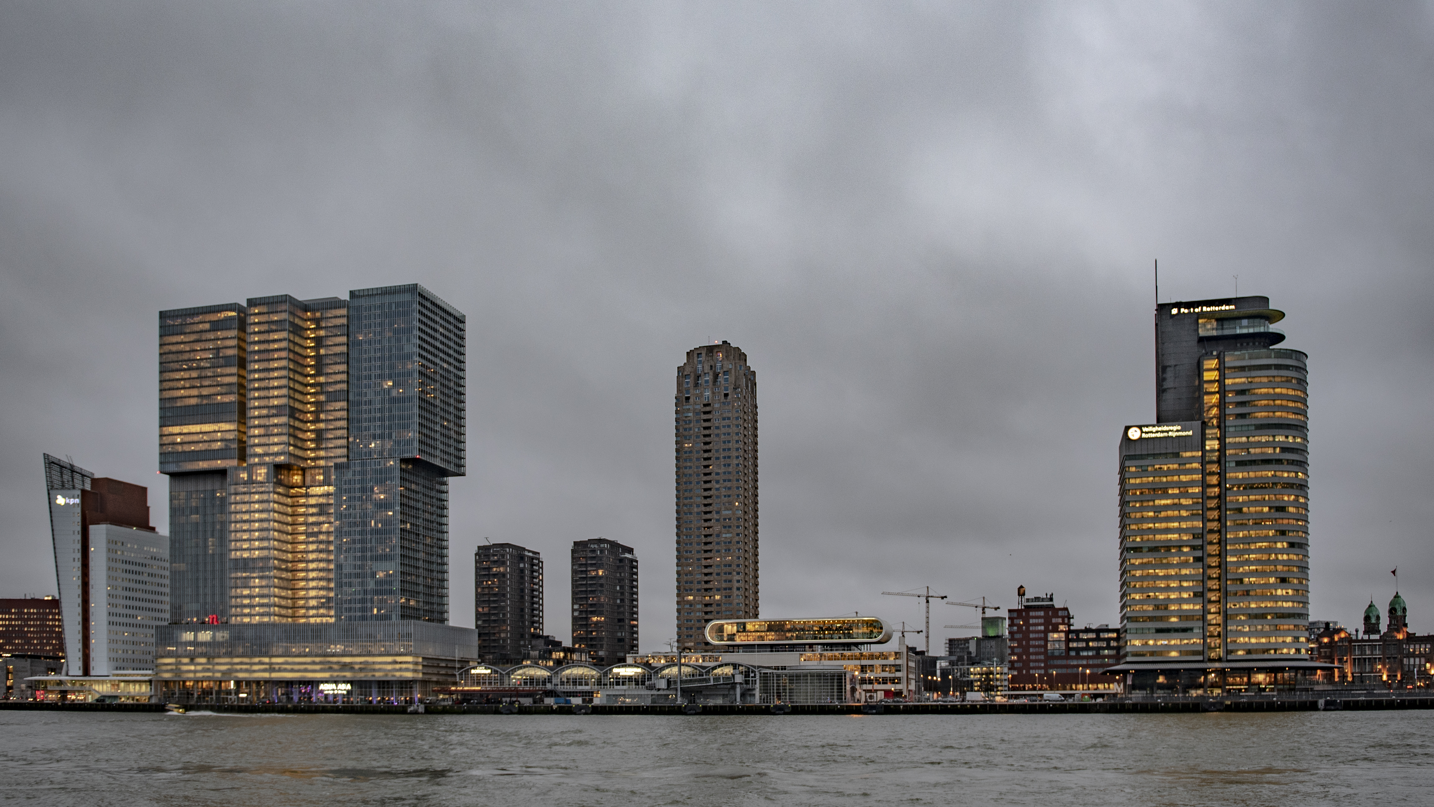 De skyline van Rotterdam