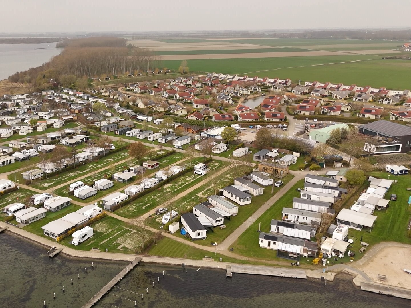 Bittere pil voor kustgemeenten: provincie stemt voor strenger toeristenbeleid