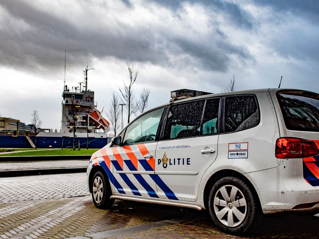 Politieagenten worden vanuit de meldkamer aangestuurd en van informatie voorzien