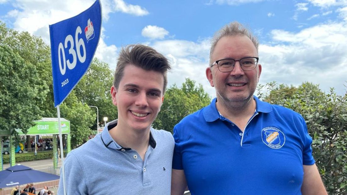 Emoties bij vader en zoon, die alweer 10 jaar samen lopen.