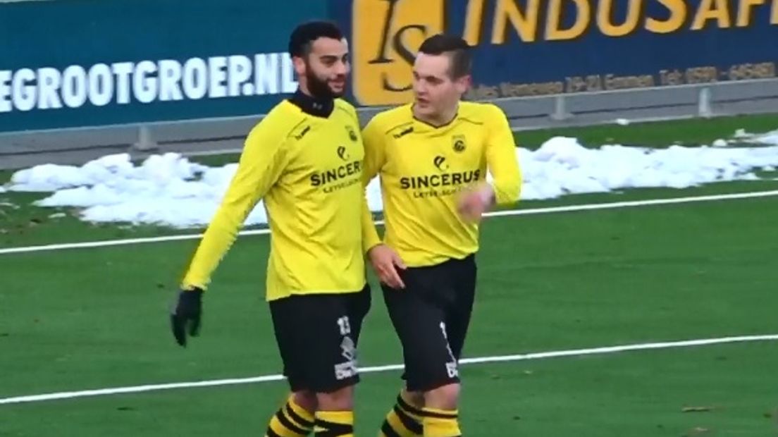 Maarten Wielens (links) scoorde vier keer tegen FC Assen (Rechten: RTV Drenthe)