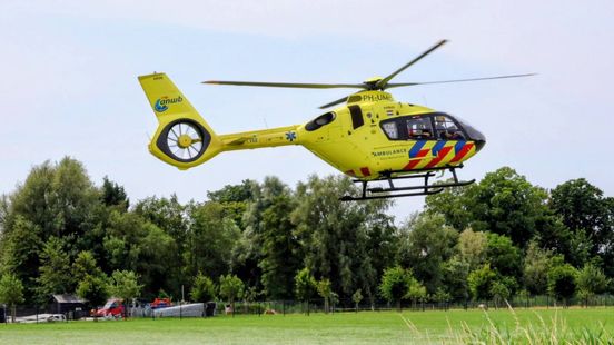 Fietser gewond bij ongeluk, traumahelikopter opgeroepen