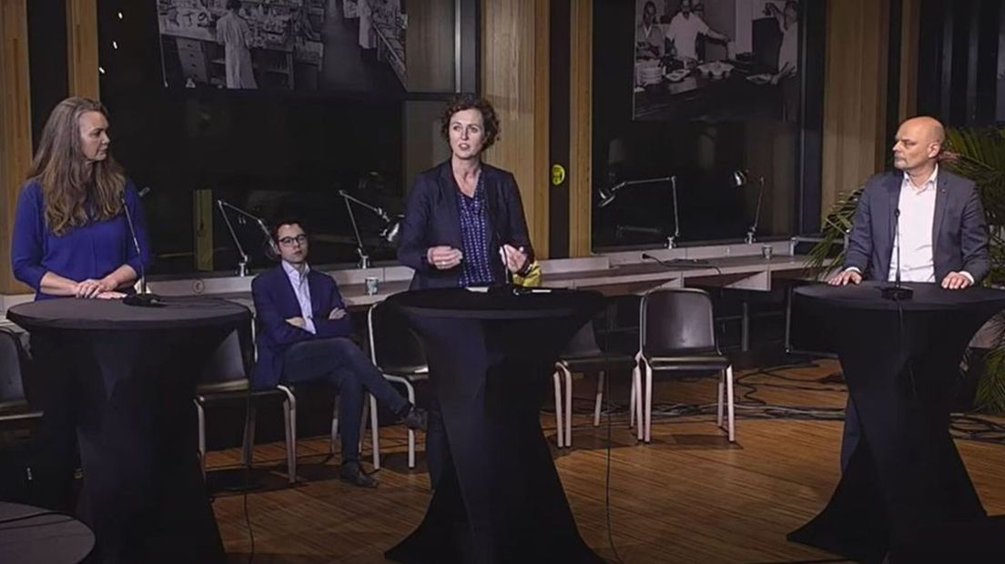 Cathelijne Bouwkamp, Steffenie Pape en Gerrie Elfrink bij het Arnhemse lijstrekkersdebat.