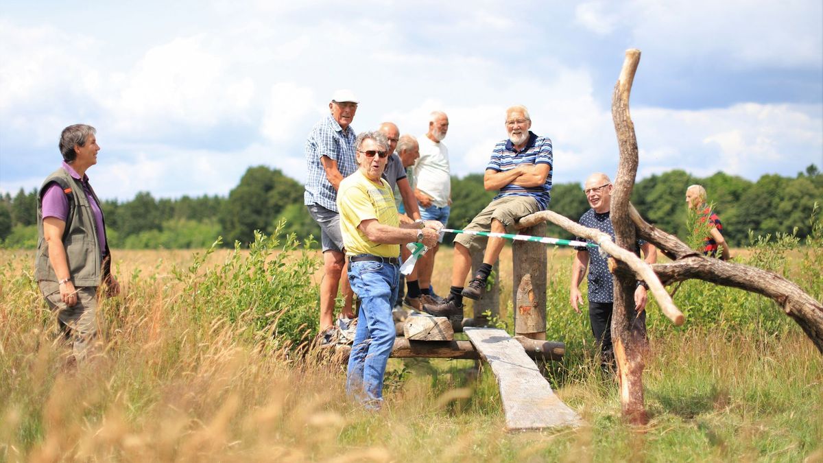 Vernieuwde wandelroute Olde Smildeger in het Drents-Friese Wold geopend