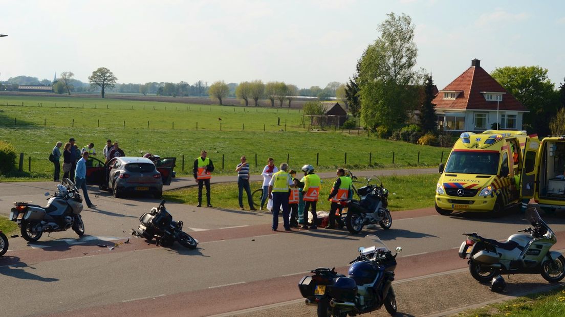 Motorrijder gewond op dijk bij Deventer