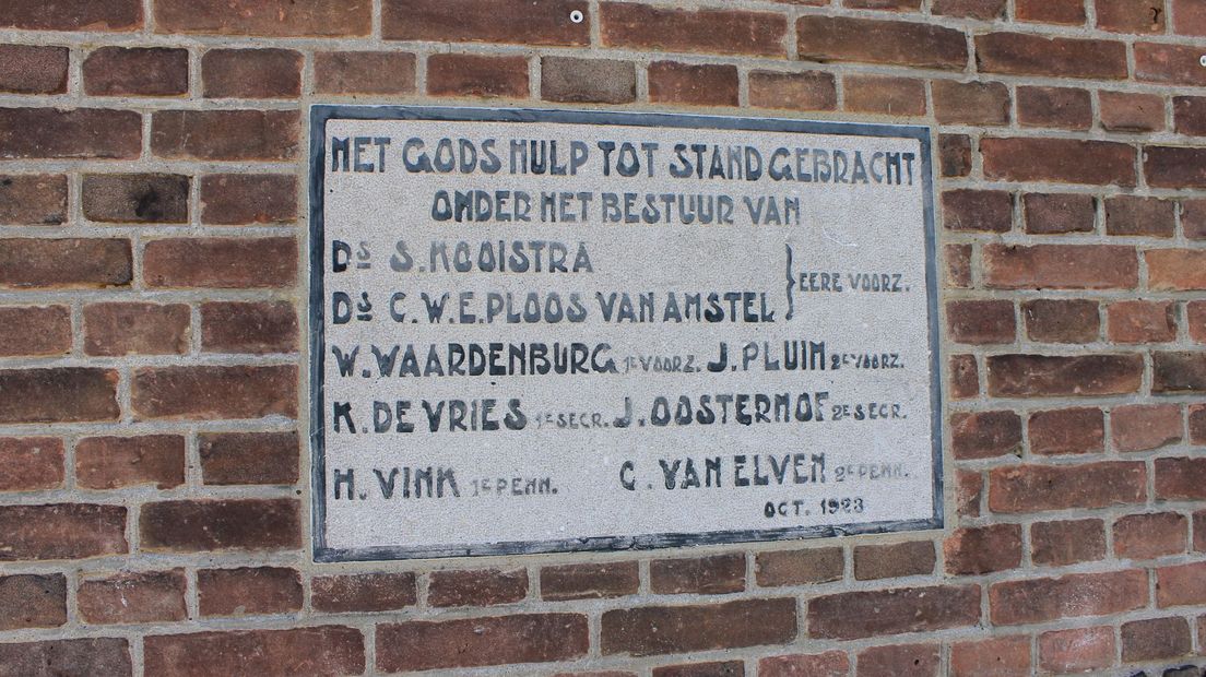 De school dateert van 1923