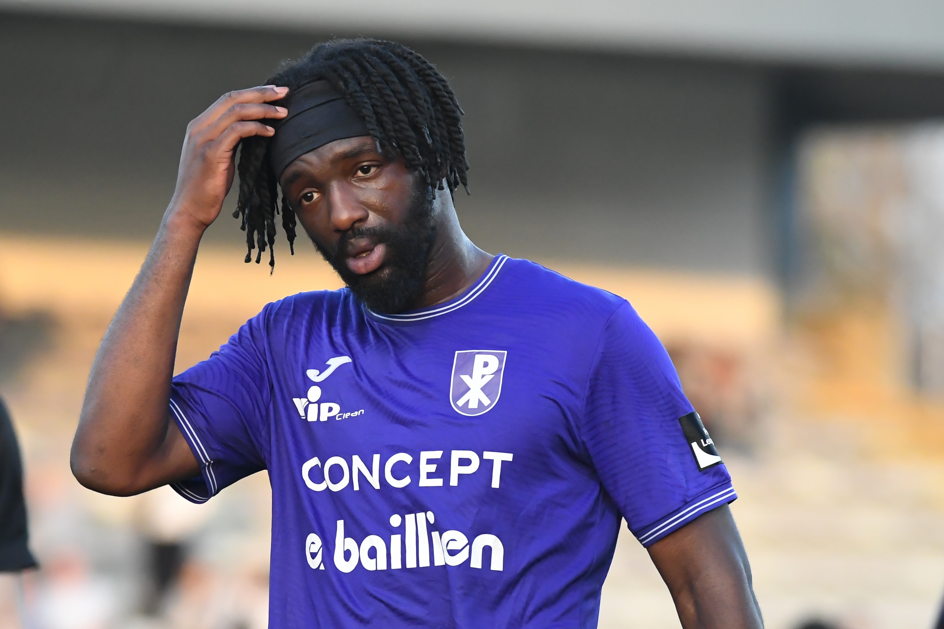 Boomlange proefspeler duikt op bij FC Emmen