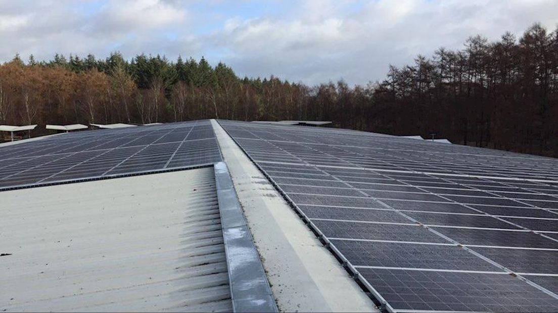 Er liggen 2030 panelen voor het coöperatieve zonnepark